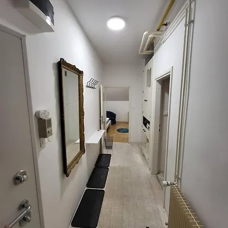 Romantic Old Town Flat With River View *