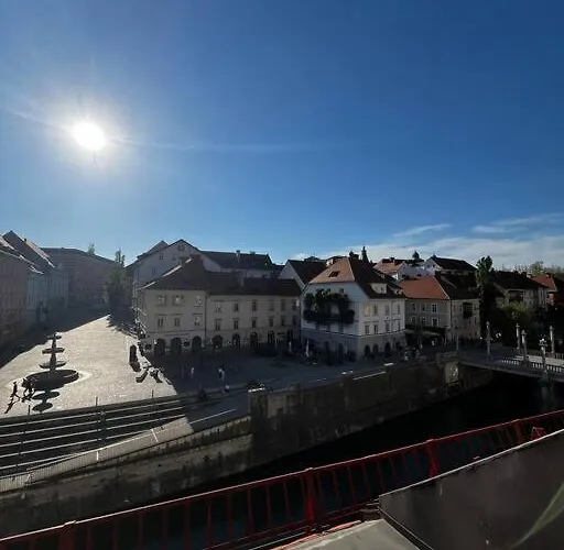 Romantic Old Town Flat With River View